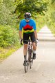 HOLOKOLO Kurzarm Radtrikot und Shorts - ULTRA - Blau/Regenbogen/Schwarz