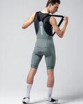 GOBIK Kurze Fahrradhose mit Trägern - MATT COMPACT 2.0 - Grau/Grün