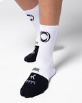 GOBIK Klassische Fahrradsocken - LIGHTWEIGHT 2.0 INEOS GRENADIERS 26 - Weiß/Schwarz