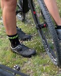 ALÉ Klassische Fahrradsocken - LOGO Q-SKIN  - Schwarz/Gelb