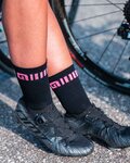 ALÉ Klassische Fahrradsocken - LOGO Q-SKIN  - Schwarz/Rosa