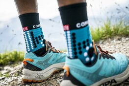 COMPRESSPORT Klassische Fahrradsocken - PRO RACING WINTER TRAIL - Hellblau/Blau