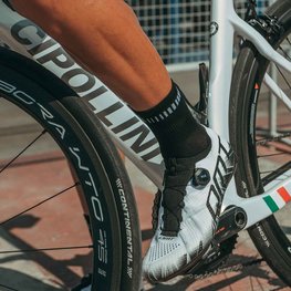 ALÉ Klassische Fahrradsocken - LOGO Q-SKIN  - Weiß/Schwarz