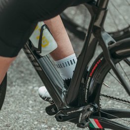 ALÉ Klassische Fahrradsocken - LOGO Q-SKIN  - Weiß