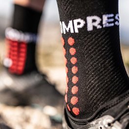 COMPRESSPORT Klassische Fahrradsocken - ULTRA TRAIL - Schwarz