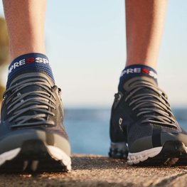 COMPRESSPORT Knöchelhohe Fahrradsocken - PRO RACING 4.0 RUN - Blau